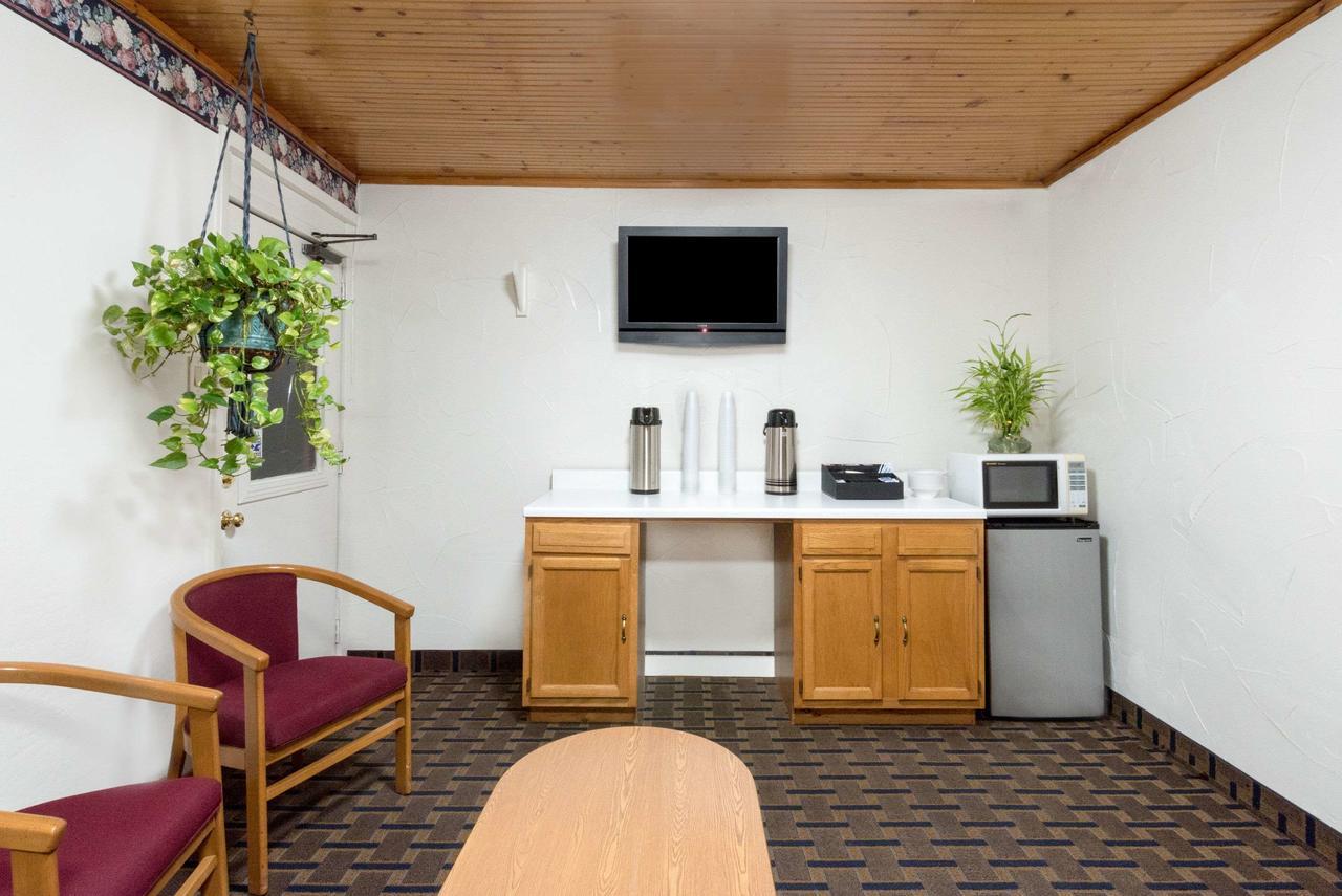 Post Oak Inn Браунвуд Екстер'єр фото